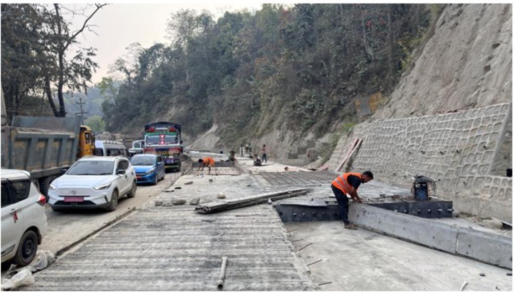 नारायणगढ–बुटवल सडकः दाउन्नेमा एकतर्फी ढलानको काम सकियो